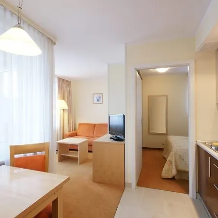 Aparthotel Zgoda By Desilva Warsaw