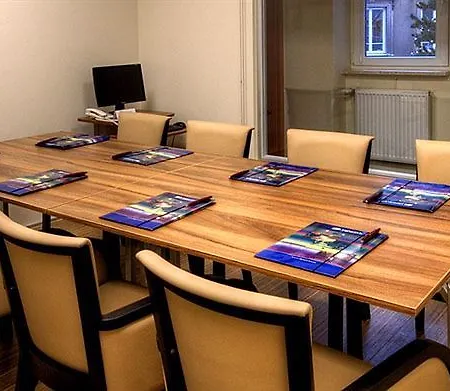 Zgoda By Desilva 公寓式酒店 3*